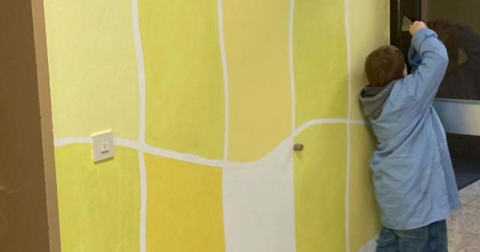 Kinder malen Hausgang 